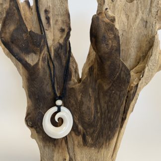 Collier Maori os véritable la fougère